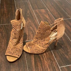 Jessica Simpson brown suede heels 7.5